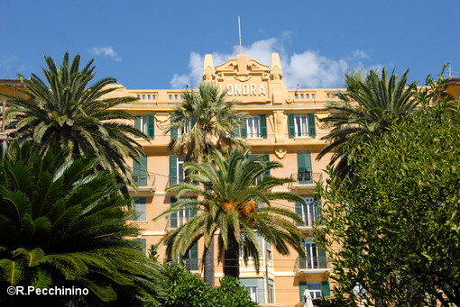 Sanremo: inaugurata all'hotel Londra la mostra cartografica regionale