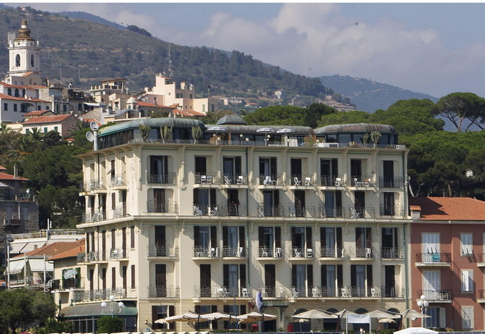 Bordighera: Natale e Capodanno indimenticabili grazie alle offerte esclusive dell'Hotel Parigi