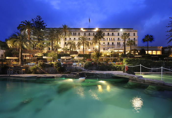 Sanremo: nuova buona notizia per il turismo, da quest'anno l'hotel Royal potrebbe tornare ad aprire a dicembre