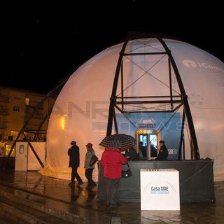 Il 'pallone' di Casa Siae in piazza Colombo