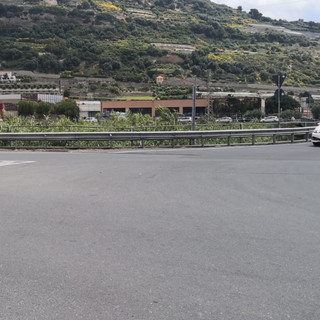 Chiusura della rampa sull'Aurelia per la ciclabile, traffico in tilt tra Santo Stefano e Arma: automobilisti furiosi