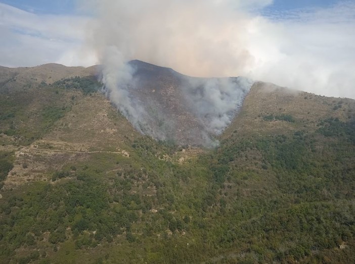 C'è un indagato per l'incendio boschivo a Montalto Carpasio di domenica C'è un indagato per l'incendio boschivo a Montalto Carpasio di domenica