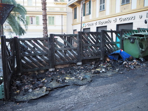 Sanremo: incendio di bidoni in piazza Eroi, lettore "In questi anni la politica non ha risolto nulla"