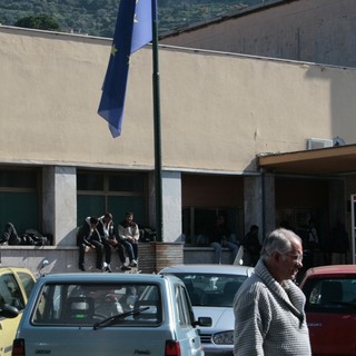 Ventimiglia: prosegue il via vai di extracomunitari alla stazione, situazione sotto controllo