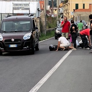 Vallecrosia: incidente in via Roma all’altezza dell’ex centrale elettrica, ragazza perde il controllo dello scooter e cade a terra