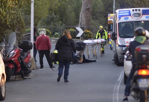Sanremo: incidente sul tornante nei pressi del santuario della Madonna della Costa. Ferita una donna Sanremo: incidente sul tornante nei pressi del santuario della Madonna della Costa. Ferita una donna