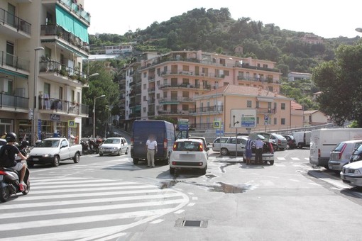 Sanremo: incidente alla 'rotatoria' del Borgo, polemiche da parte dei residenti Sanremo: incidente alla 'rotatoria' del Borgo, polemiche da parte dei residenti