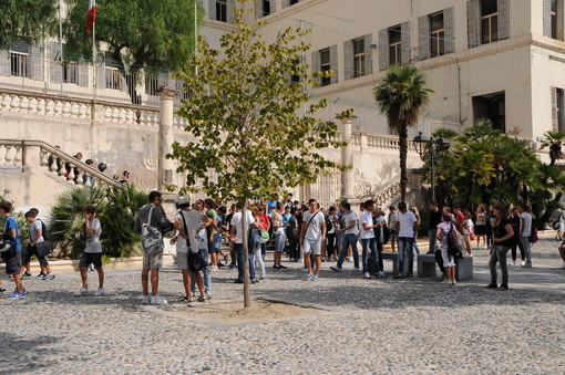 Esami di maturità: cinque ‘cento’ e una lode al Liceo del Colombo e due cento al tecnico economico