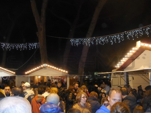 Ventimiglia: festività natalizie, i negozianti ci dicono cosa manca in città per migliorare la situazione economica