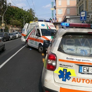 Sanremo: Opel Astra investe turisti sulle strisce pedonali, in tre trasportati all'ospedale in Codice Giallo (foto e video) Sanremo: Opel Astra investe turisti sulle strisce pedonali, in tre trasportati all'ospedale in Codice Giallo (foto e video)