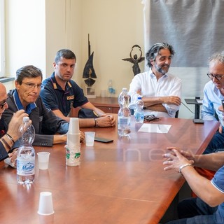 Vertice incendi con il Prefetto: Ceriana sorvegliata speciale, famiglie evacuate per la notte Vertice incendi con il Prefetto: Ceriana sorvegliata speciale, famiglie evacuate per la notte