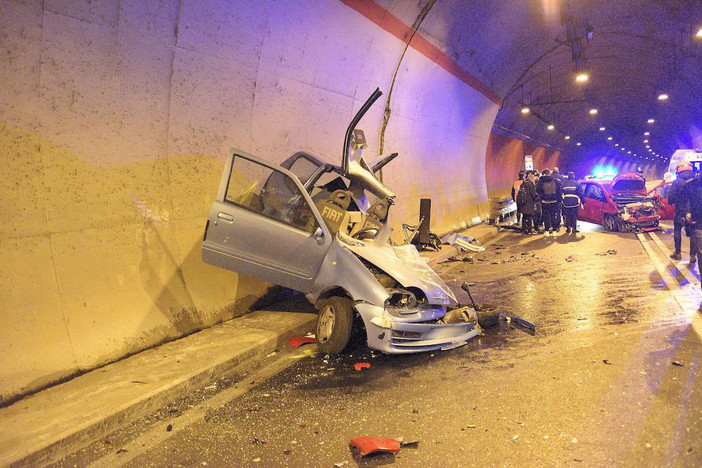 Sanremo: dopo gli incidenti di ieri facciamo chiarezza su 'new jersey', guard-rail e dossi limitatori