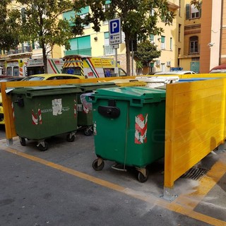 Ventimiglia: sopralluogo in piazza XX Settembre, potrebbe essere spostata l’isola ecologica per ricavare nuovi parcheggi