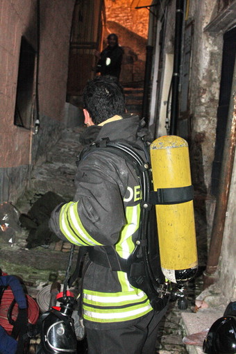 Sanremo: incendio di sabato scorso in un appartamento della Pigna, denunciato il proprietario