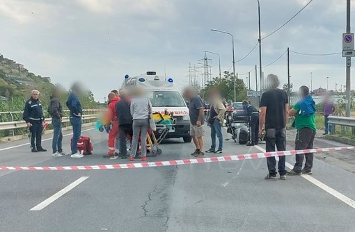 Taggia: moto contro auto sulla SP 548, ferito il sindaco di Castellaro Giuseppe Galatà Taggia: moto contro auto sulla SP 548, ferito il sindaco di Castellaro Giuseppe Galatà