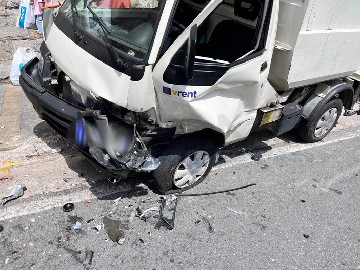 Sanremo: auto contromano provoca frontale, morto uno dei due netturbini Sanremo: auto contromano provoca frontale, morto uno dei due netturbini