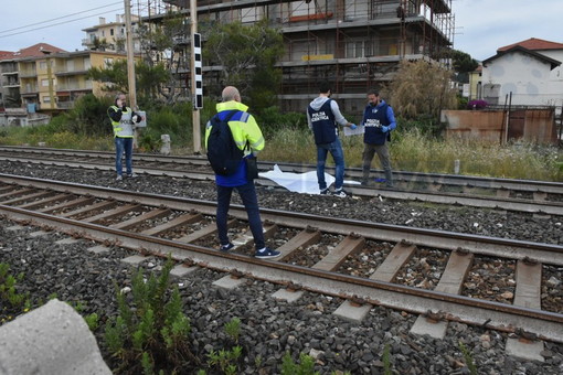 Bordighera: tragedia sui binari stamattina poco dopo le 5, un uomo è rimasto ucciso da un treno Bordighera: tragedia sui binari stamattina poco dopo le 5, un uomo è rimasto ucciso da un treno