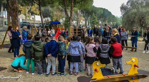Cervo: inaugurati i nuovi giochi per bambini installati al Villaggio dei Fiori di Cervo Cervo: inaugurati i nuovi giochi per bambini installati al Villaggio dei Fiori di Cervo