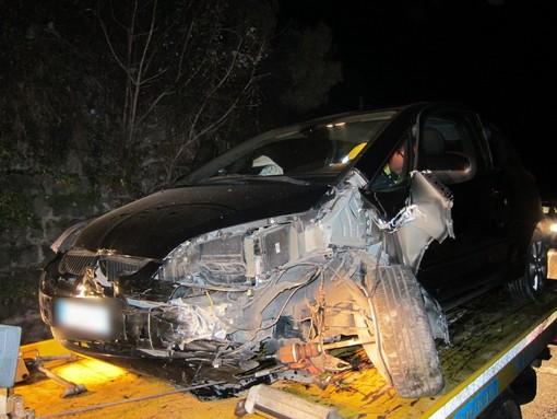 Incidente sulla SP548 tra Taggia e Badalucco, 23enne finisce contro il muro con la macchina Incidente sulla SP548 tra Taggia e Badalucco, 23enne finisce contro il muro con la macchina