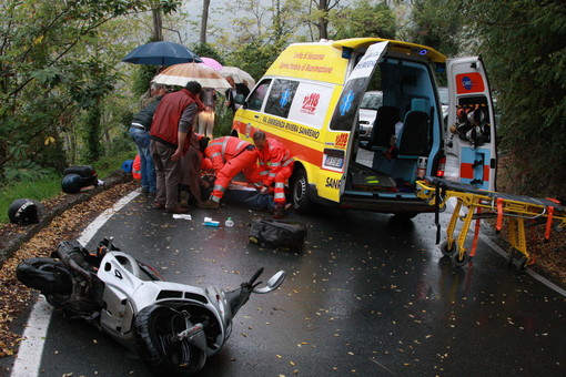 Sanremo: violento incidente a San Romolo, 29enne in scooter trasportata all'Ospedale di Imperia