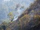 Incendio tra Olivetta San Michele e Airole: fiamme sotto controllo, Vigili del Fuoco al lavoro anche durante la notte