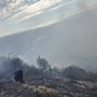 Ventimiglia, incendio sull'Aurelia: strada riaperta a senso unico alternato, possibili rallentamenti