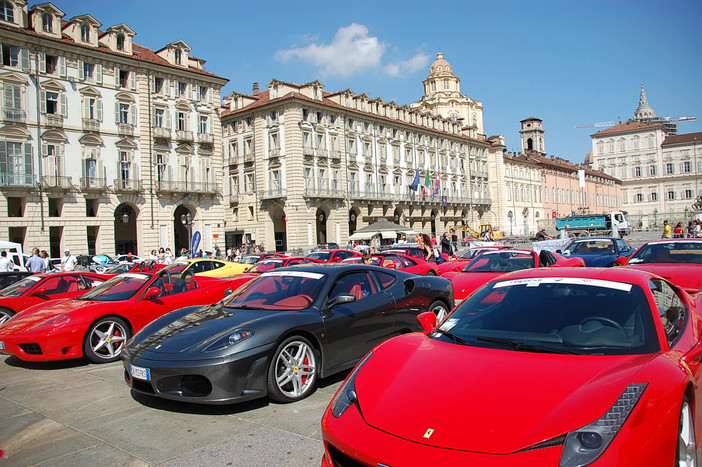 Sanremo: due giorni in compagnia delle Ferrari al Casinò, sabato pomeriggio la sfilata delle vetture
