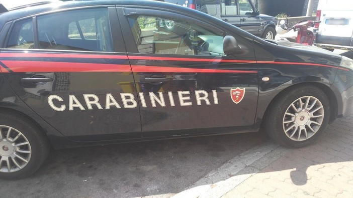 Imperia: bambina di 7 anni investita in via Airenti, sul posto i Carabinieri (foto)