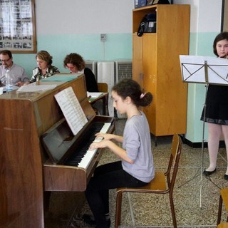 Imperia: la giovanissima Irene Geranio con il suo violino conquista il primo premio al concorso Centurione