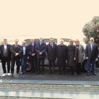 Polo universitario imperiese, arriva il pulmino elettrico Polo universitario imperiese, arriva il pulmino elettrico