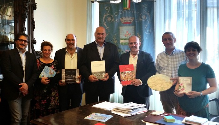 la foto dell'incontro del sindaco Jose Littardi con l'amministrazione comunale di Olgiate Olona la foto dell'incontro del sindaco Jose Littardi con l'amministrazione comunale di Olgiate Olona