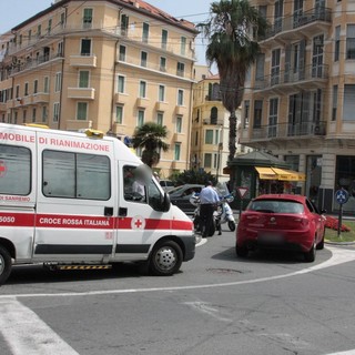 Sanremo: incidente davanti allo zampillo, nessun ferito Sanremo: incidente davanti allo zampillo, nessun ferito
