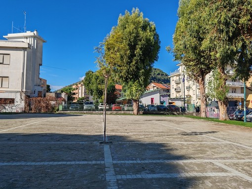 Nuovo parcheggio in piazza D'Armi, SìAmo Camporosso: "Persi quindici posti auto" (Foto) Nuovo parcheggio in piazza D'Armi, SìAmo Camporosso: "Persi quindici posti auto" (Foto)