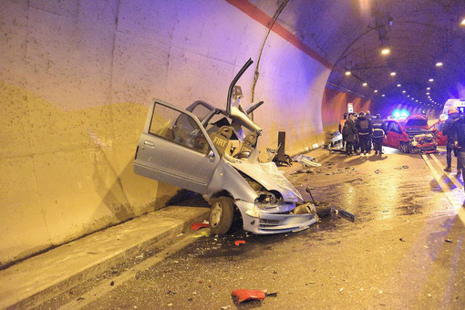 Sanremo: dopo gli incidenti di ieri facciamo chiarezza su 'new jersey', guard-rail e dossi limitatori Sanremo: dopo gli incidenti di ieri facciamo chiarezza su 'new jersey', guard-rail e dossi limitatori