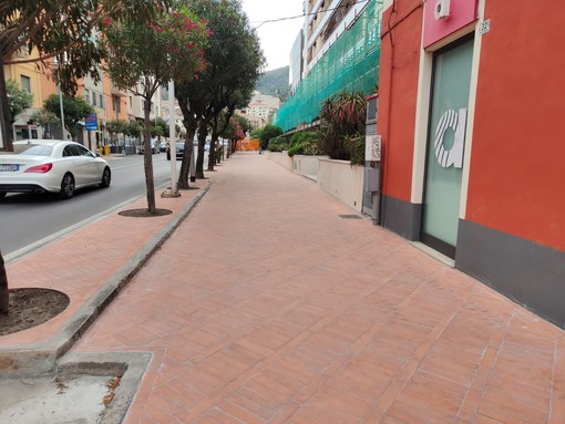Imperia, aperto il primo tratto del marciapiede di via della Repubblica a Oneglia sottoposto a restyling