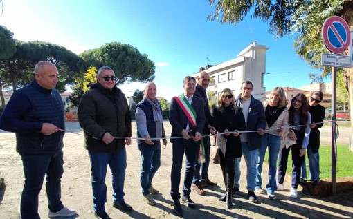 Conclusi i lavori di riqualificazione, Camporosso inaugura il parcheggio di piazza D'Armi (Foto e video) Conclusi i lavori di riqualificazione, Camporosso inaugura il parcheggio di piazza D'Armi (Foto e video)