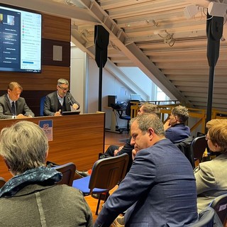 Regione e Anci a confronto per le attività estrattive: al lavoro per le linee guida (foto) Regione e Anci a confronto per le attività estrattive: al lavoro per le linee guida (foto)