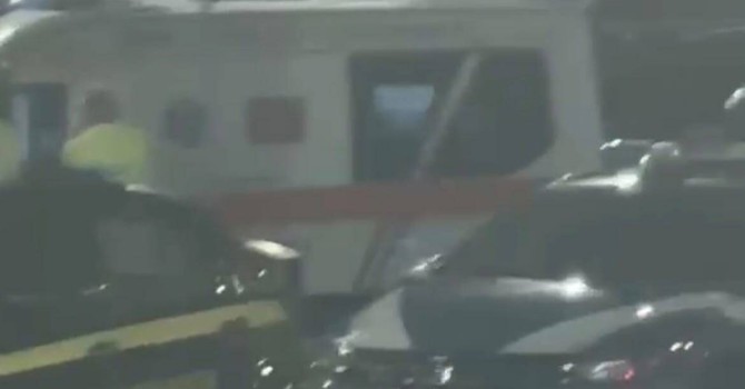 FlixBus fermo per oltre due ore sull'A10 a Castellaro: l'allarme di un passeggero fa scattare i controlli, interviene anche il 118 FlixBus fermo per oltre due ore sull'A10 a Castellaro: l'allarme di un passeggero fa scattare i controlli, interviene anche il 118