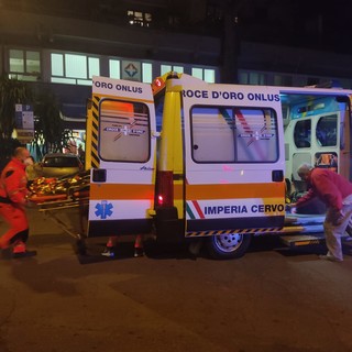 Imperia: mobilitazione di soccorsi per una sessantenne investita da un suv in piazza San Francesco (foto e video)