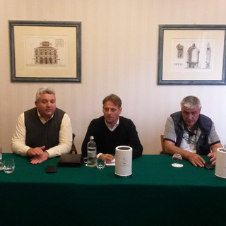 Elezioni comunali a Diano Marina: incontro con i balneari sulla direttiva Bolkestein. Il Sindaco Chiappori: "Le spiagge sono nostre, non del demanio"