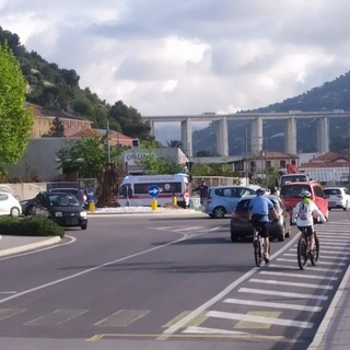Incidente stradale a Vallecrosia: mobilitazione di soccorsi in via Roma