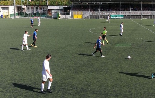 L'Imperia, nella foto impegnata sul campo della Sestrese, va a caccia della prima vittoria in campionato