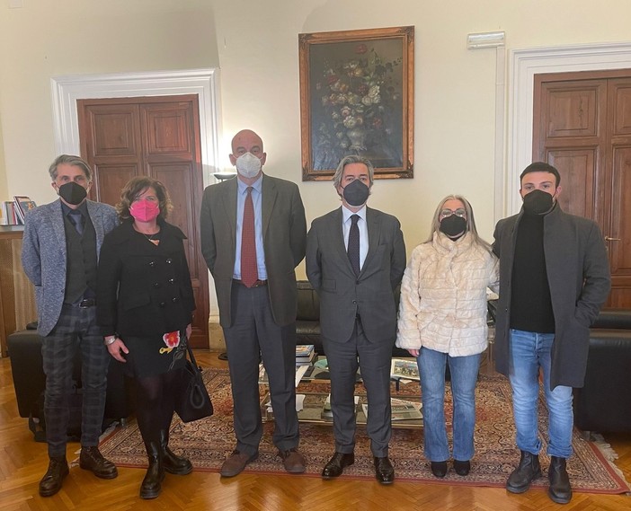 Pesca, incontro al Ministero delle Politiche Agricole tra le categorie e il sottosegretario Battistoni Pesca, incontro al Ministero delle Politiche Agricole tra le categorie e il sottosegretario Battistoni