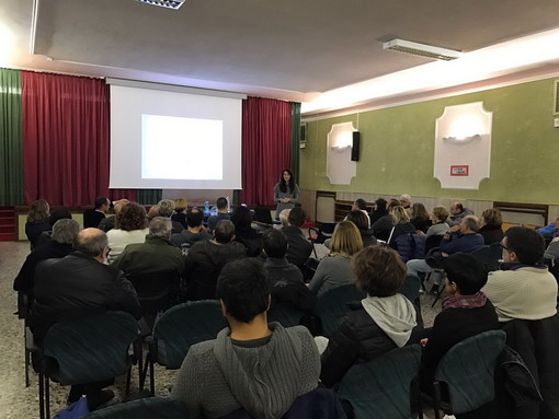 Sanremo: il resoconto e le foto dell'incontro 'Acqua di rubinetto, bottiglia o caraffa? Non beviamocele tutte!'