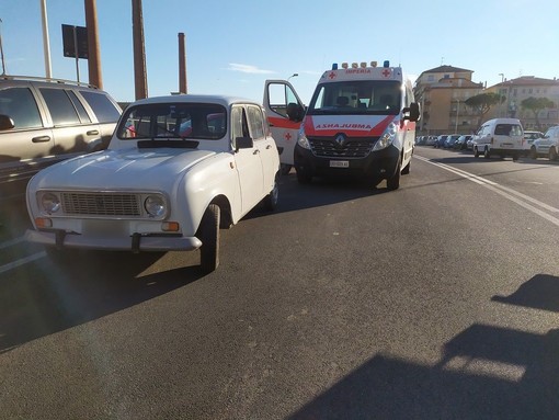 Imperia, scontro tra auto e scooter sul ponte Impero, 17enne al pronto soccorso (foto) Imperia, scontro tra auto e scooter sul ponte Impero, 17enne al pronto soccorso (foto)
