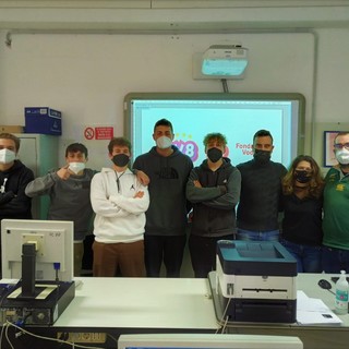Vodafone insegna agli studenti del Marconi di Imperia e Sanremo a costruire la propria azienda (foto) Vodafone insegna agli studenti del Marconi di Imperia e Sanremo a costruire la propria azienda (foto)