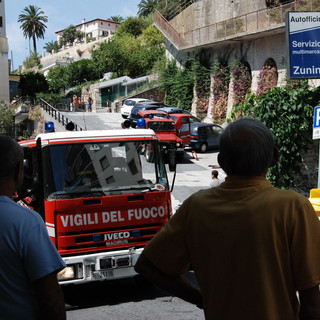 Sanremo: principio d'incendio in un appartamento di via Galilei, danni contenuti
