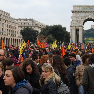 Una folta rappresentanza del Circolo del PD di Bordighera a Genova alla manifestazione di Libera. Le foto