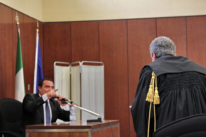 Sanremo: toni accesi per l'esame di Ingrasciotta, estorsore o vittima? La copertina di Messina Denaro? "Non sono un giornalaio"