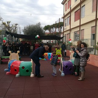 Ventimiglia: rinnovata l’area giochi della Scuola di Nervia, stamattina l'inaugurazione con il Sindaco Enrico Ioculano Ventimiglia: rinnovata l’area giochi della Scuola di Nervia, stamattina l'inaugurazione con il Sindaco Enrico Ioculano